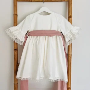 Vestido Charlotte com Renda na Manga e Bainha